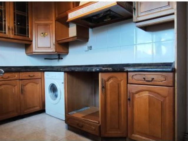 CHALET CON JARDÍN A UN PASO DEL CENTRO DE TORRELAVEGA