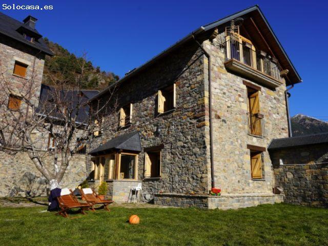 Chalet con jardín en plena naturaleza