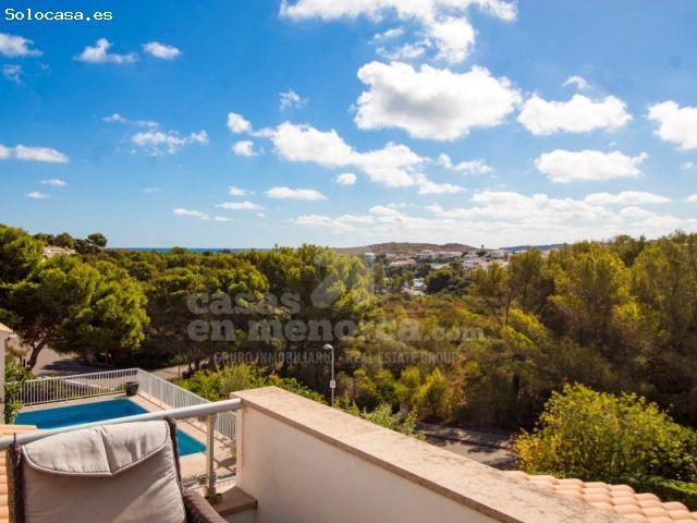 Chalet con licencia turística y vistas al mar en Cala Molí