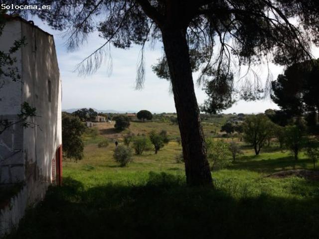 CHALET CON PARCELA GARROVILLAS, CÁCERES