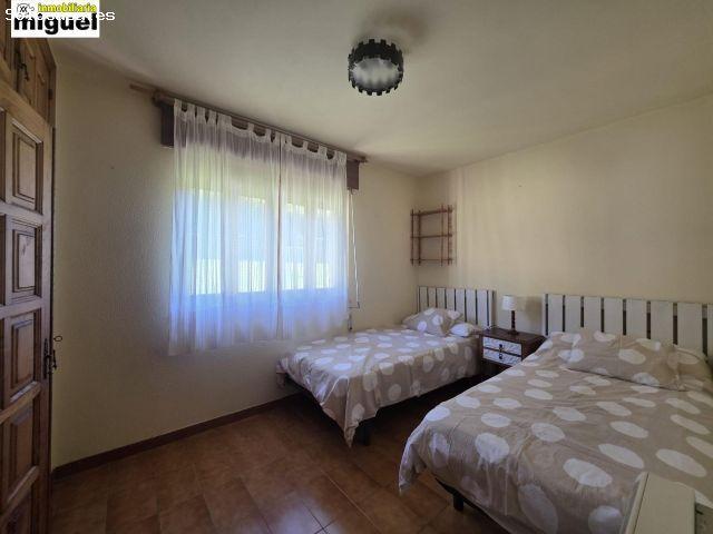 Chalet con parcela edificable de 2.476 m2 a 4 km de la Playa de La Franca | Tresgrandas Llanes, Ast