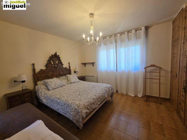 Chalet con parcela edificable de 2.476 m2 a 4 km de la Playa de La Franca | Tresgrandas Llanes, Ast