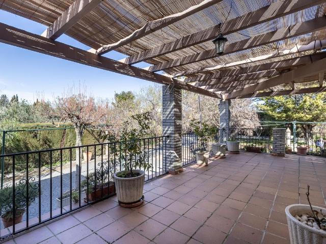 CHALET CON PARCELA URBANIZABLE