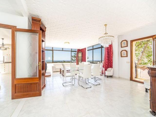 CHALET CON PISCINA