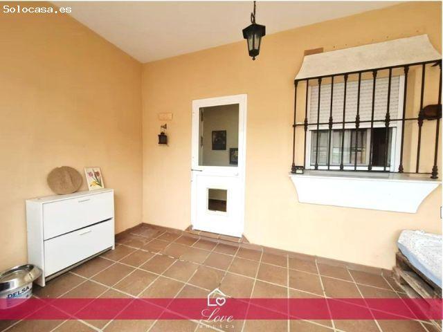 CHALET CON PISCINA, APARTAMENTO, NAVE Y PISCINA EN ZONA PAGO HUMO