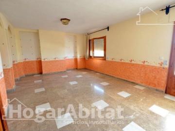 CHALET CON PISCINA, GARAJE, DOS TERRAZAS Y BARBACOA