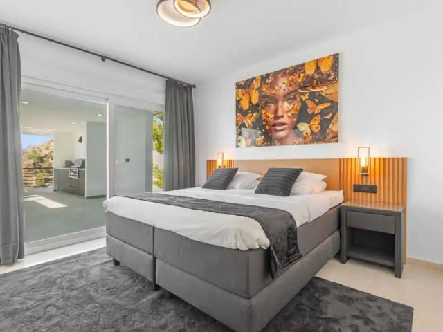 Chalet con piscina en alquiler en Calle Alemania
