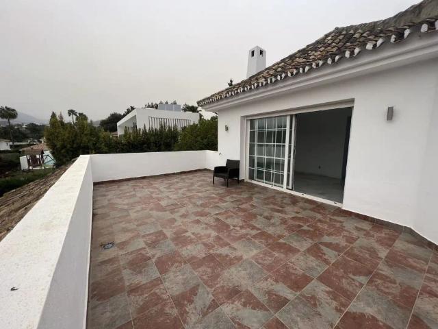 Chalet con piscina en alquiler en Calle los Granados 18