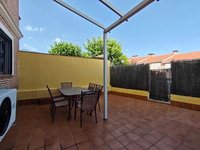 Chalet con piscina en alquiler en Calle Marqués de Villamanrique