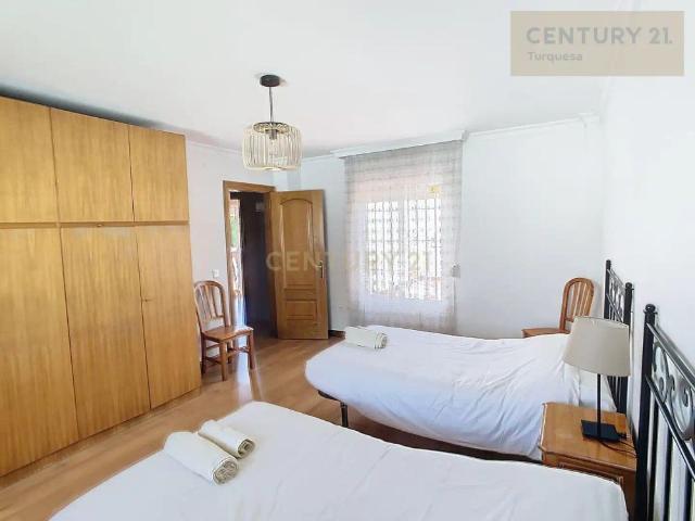 Chalet con piscina en alquiler en Calle Menton, Torremolinos, Spain 9