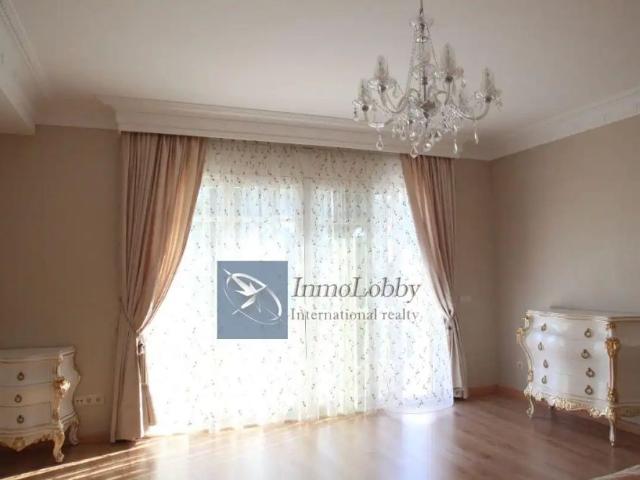 Chalet con piscina en alquiler en carre Costabona