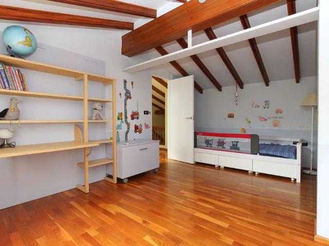 Chalet con piscina en alquiler en Carrer Tulipá
