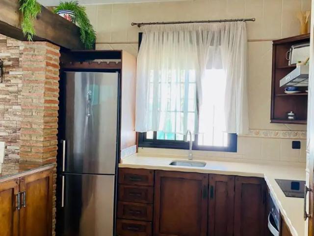 Chalet con piscina en alquiler en Carril la Azuara 13