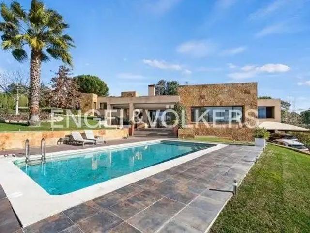 Chalet con piscina en alquiler en Club de Golf