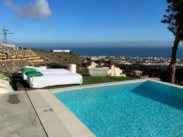 Chalet con piscina en alquiler en albubilla 21
