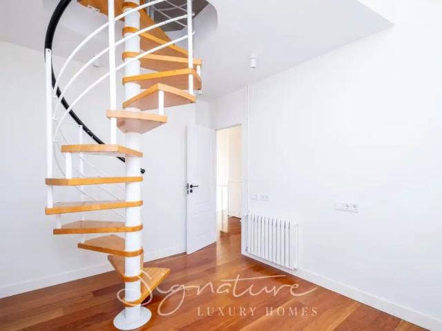 Chalet con piscina en alquiler en Avenida Bilbao