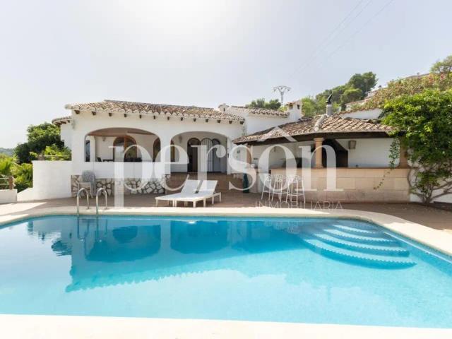 Chalet con piscina en alquiler en La Granadella Costa Nova
