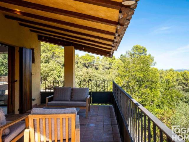 Chalet con piscina en alquiler en Salut