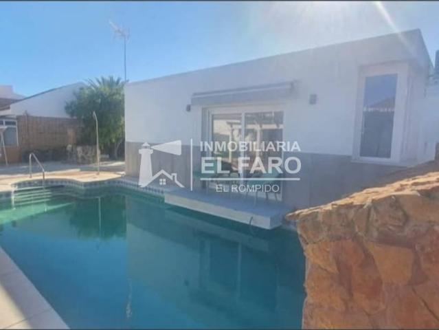 CHALET CON PISCINA EN EL ROMPIDO