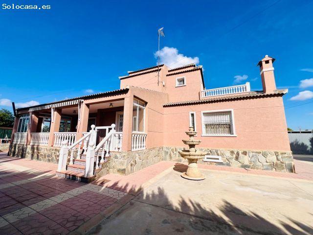 Chalet con piscina en Elche, zona la Hoya