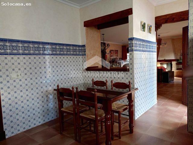 CHALET CON PISCINA EN JUNTA DE LOS RIOS
