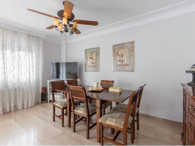 CHALET CON PISCINA EN VENTA JUNTO CARRETERA DE LA SIERRA