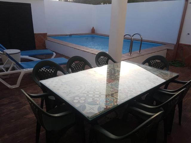 Chalet en zona urbano con piscina en Cerro Muriano