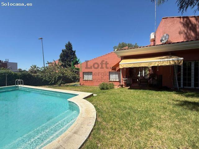 CHALET CON PISCINA PRIVADA EN LAS VAGUADAS