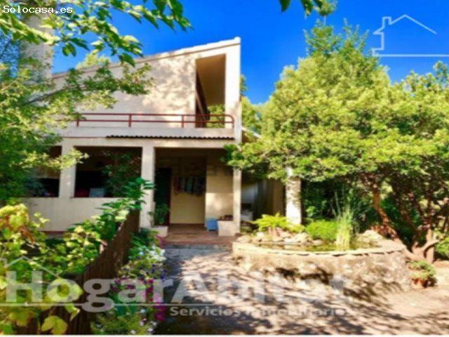 CHALET CON PISCINA, TERRAZA, GARAJE Y BARBACOA