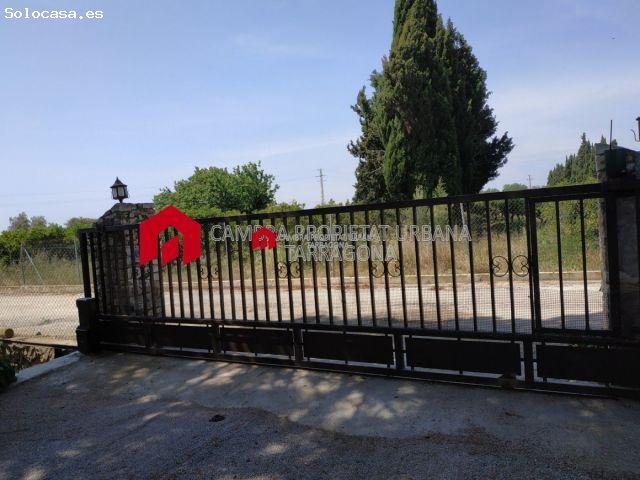 CHALET CON PISCINA Y TERRENO EN VENTA SITUADO ENTRE LA ALDEA Y TORTOSA