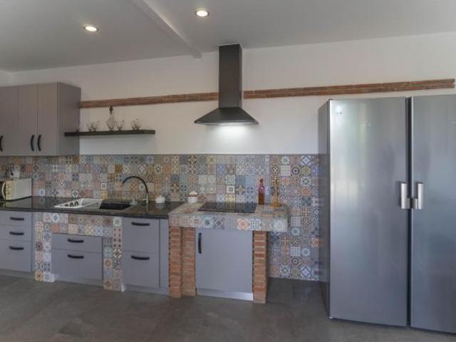 CHALET CON TRASTERO Y JARDIN