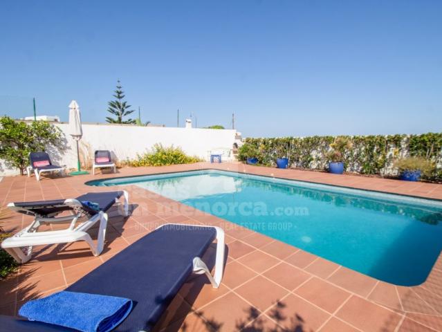 Chalet con vistas al mar en Cala Llonga
