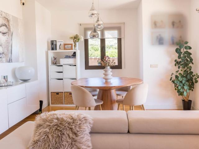 Chalet con Vistas al Mar y la Montaña – Ubicación Privilegiada