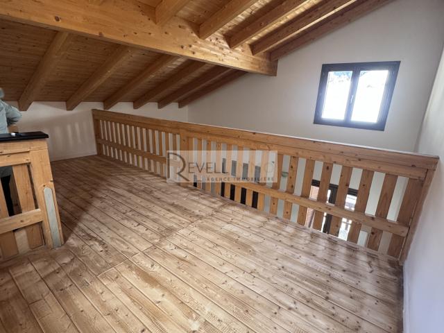 Chalet contemporain sur 3 niveaux vue front de neige station les Buisses