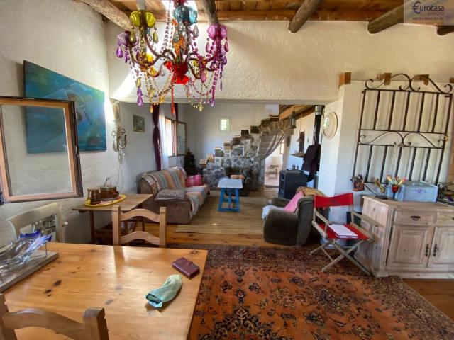 Chalet, Coreses