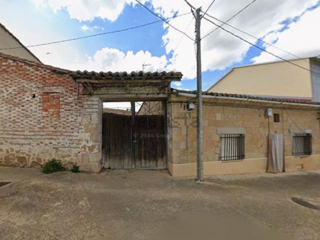 Chalet, Corrales