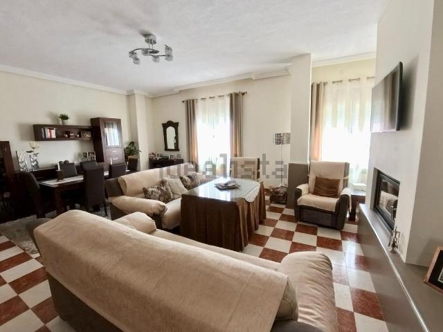 Chalet, Cortes de Baza