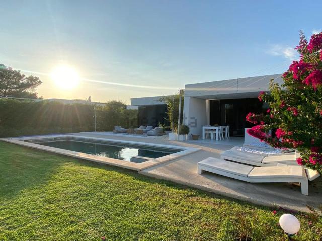 Chalet, Costa de los Pinos