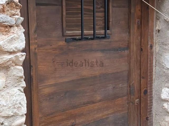 Chalet, Costur