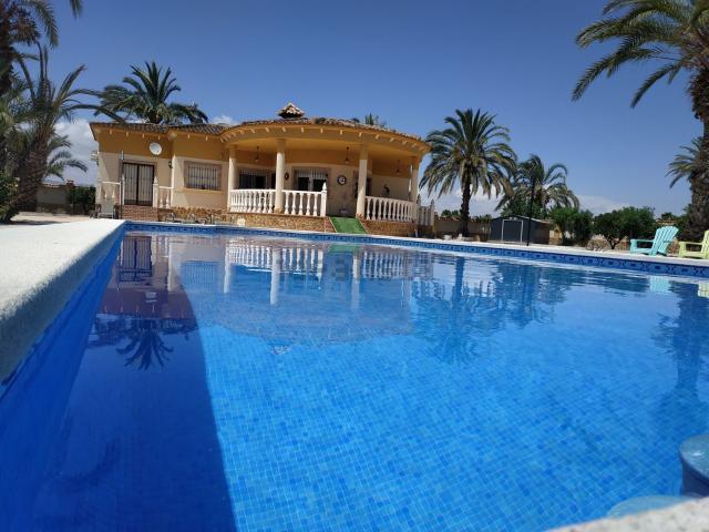 Chalet, Catral