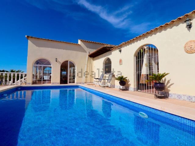 Chalet, Catral