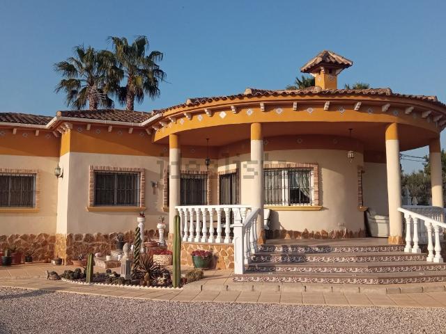Chalet, Catral