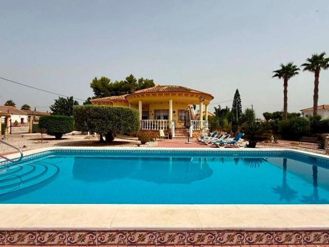 Chalet, Catral
