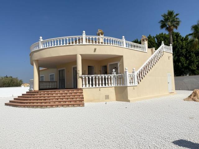 Chalet, Catral