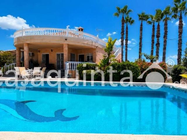 Chalet, Catral