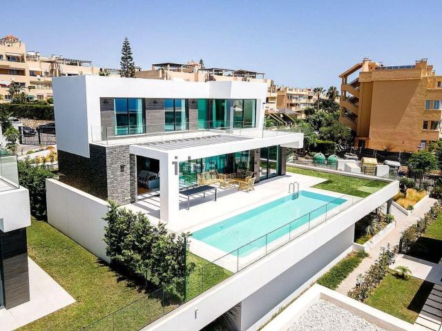 Chalet, Cabopino Artola, Marbella
