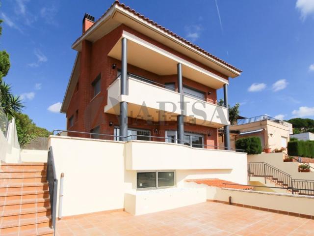 Chalet, Cabrils