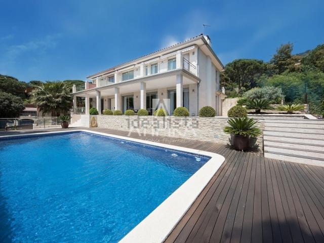 Chalet, Cabrils