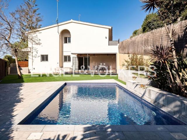 Chalet, Cabrils