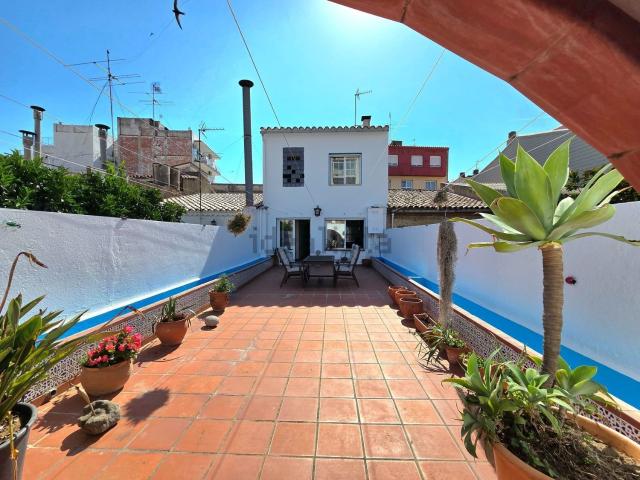 Chalet, Calella